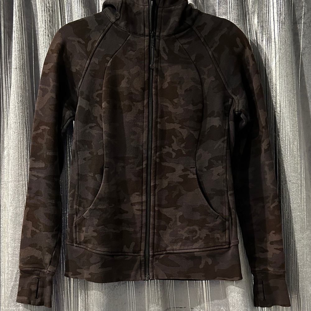 Lululemon Scuba Hoodie Heritage 365 Camo Twill Multi. SIZE 8